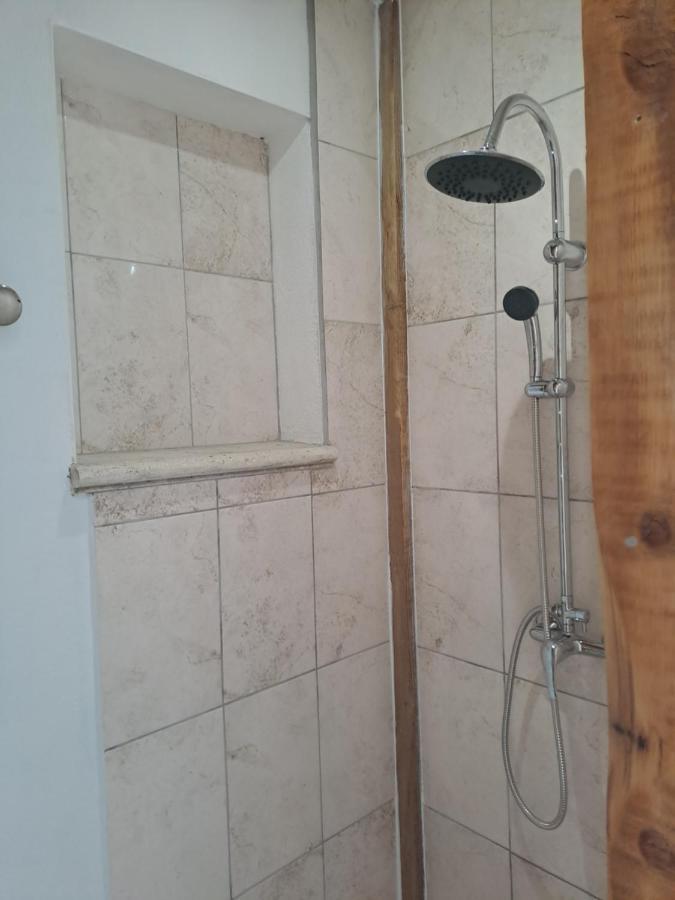 Rognes Chambre Basilic 2P, 2 Nuits Max, Dans Petit Chalet 6Km Du Festival De Piano De La Roque D'Antheron מראה חיצוני תמונה